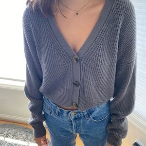 URBAN OUTFITTERS CROP SWEATER